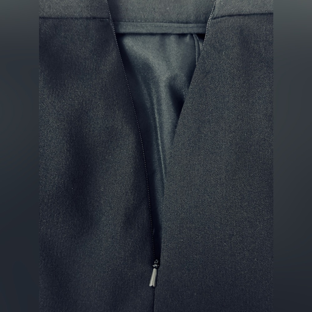 Peter Nygard Black Knee-Length Pleated Pencil Skirt 4 Petite Excellent Condition - Picture 2 of 7